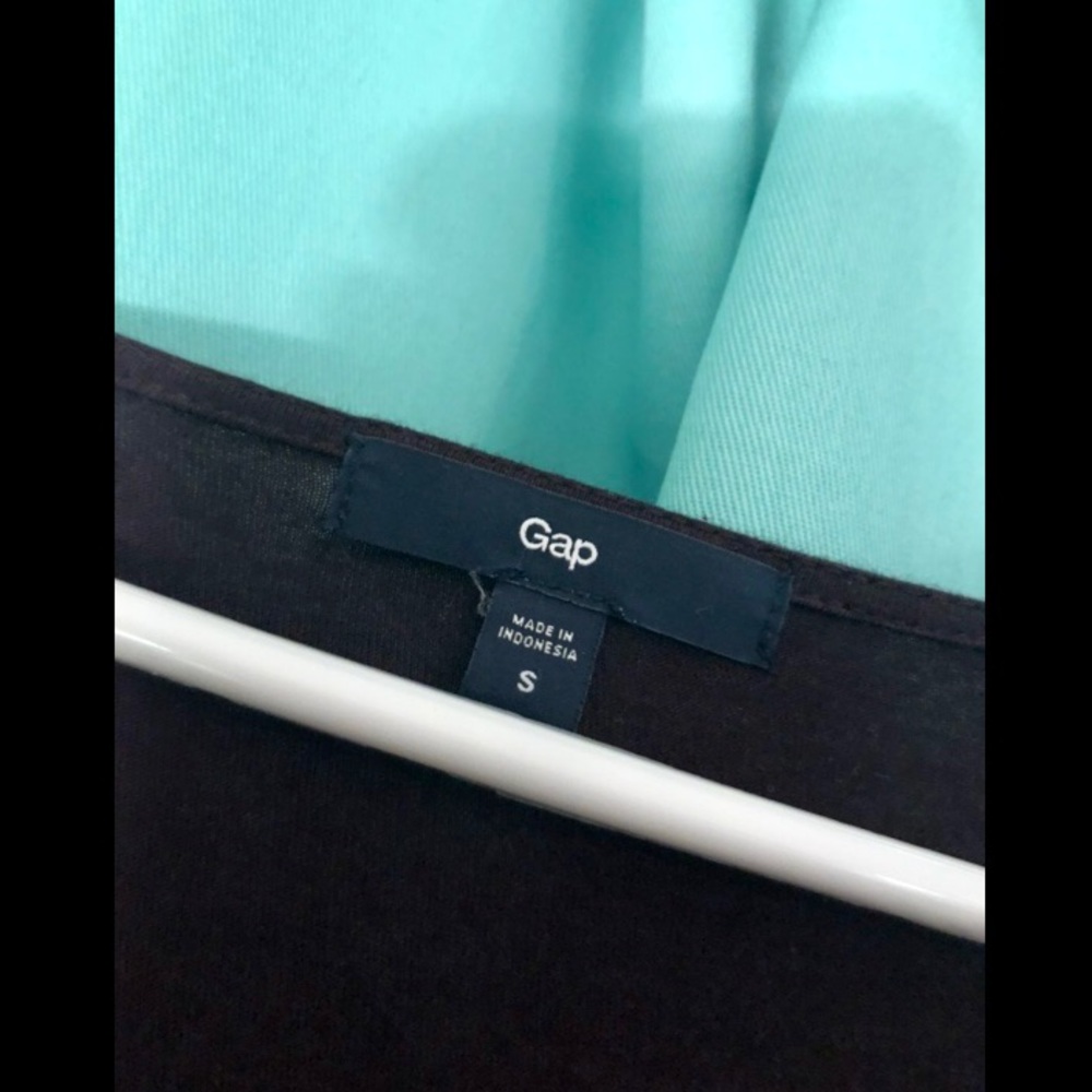 Women’s Small Gap Blouse - Picture 3 of 4